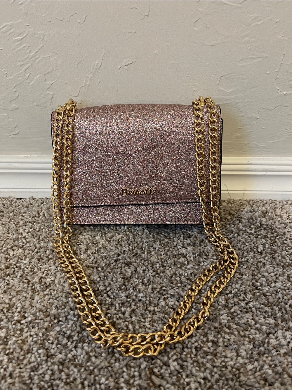 Sparkle Pink Crossbody with Gold Chain Strap - Picture 2 of 8